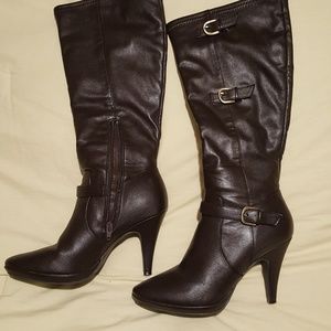 Womens boots from Cato Brown size 8.5